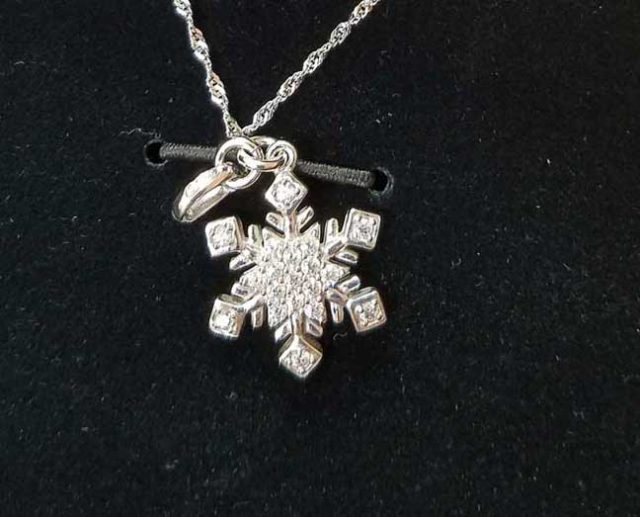 Dazzle “Her” with this Gorgeous Snowflake Pendant for FREE!!!! Plus ...