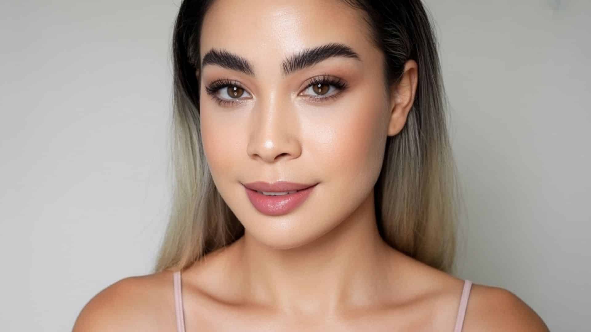 Minimalist Workday Look Makeup