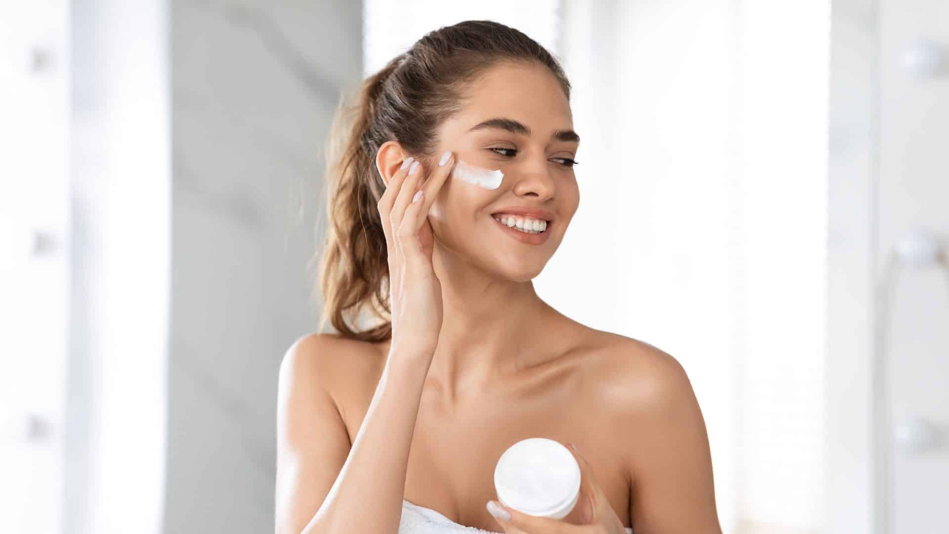 sunscreen or moisturizer first on face