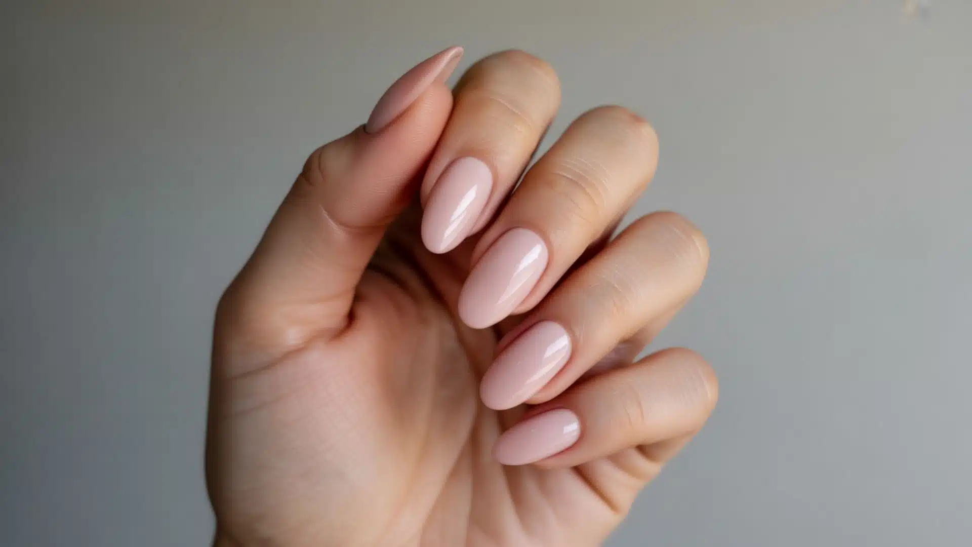 what is a structured gel manicure