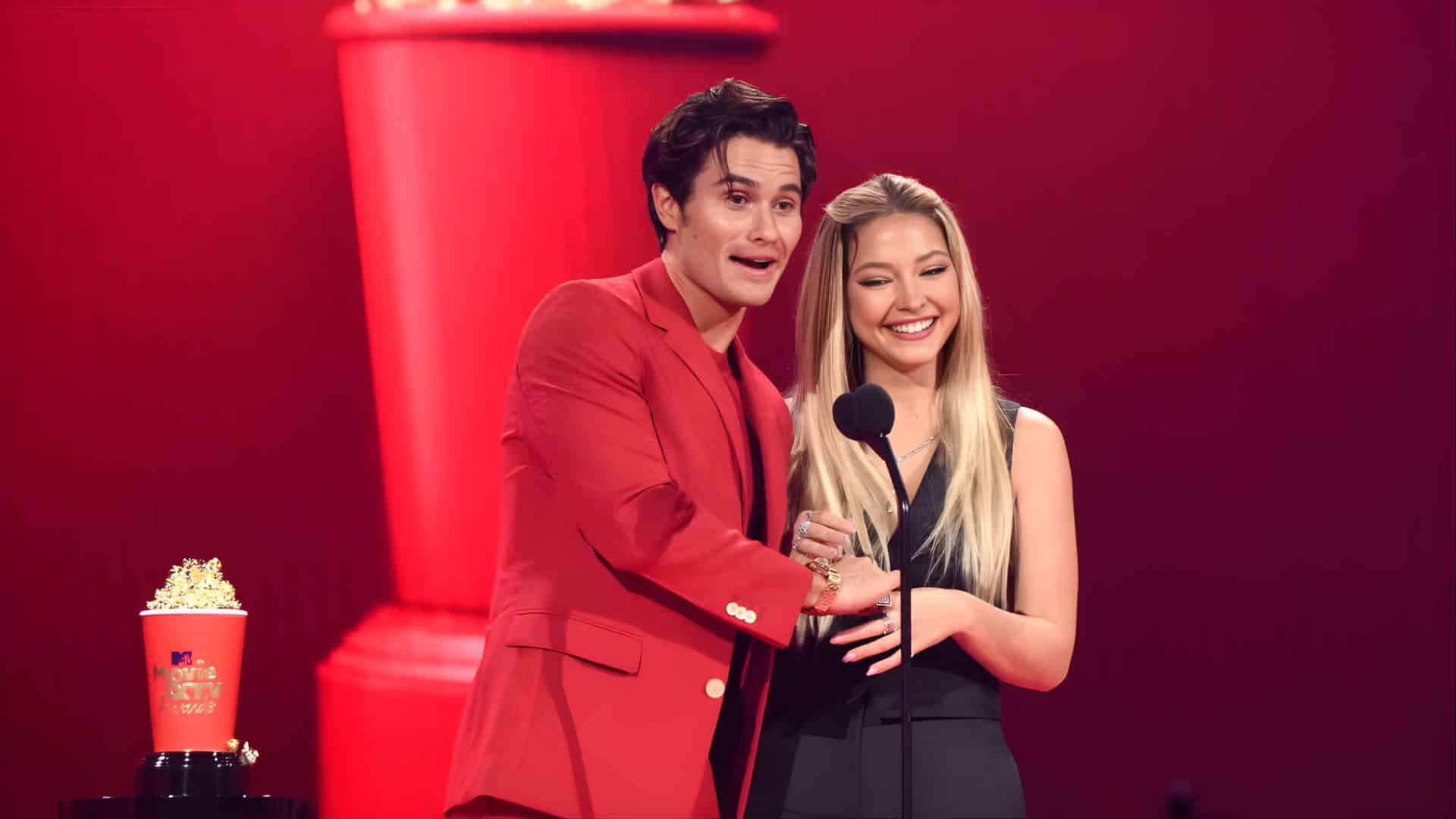 madelyn cline relationship with chase stokes