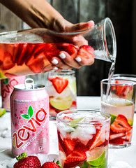 Celebrating the Last Days of Summer with Easy – and Delish Cocktails via Leigh Ann Chatagnier!